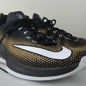 Nike Men US 12 Air Max Infuriate Low Basketball Sh